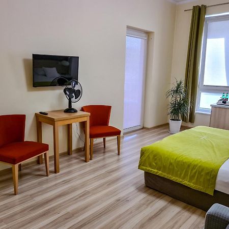 Antoninska Hotel & Apartamenty Leszno  Dış mekan fotoğraf