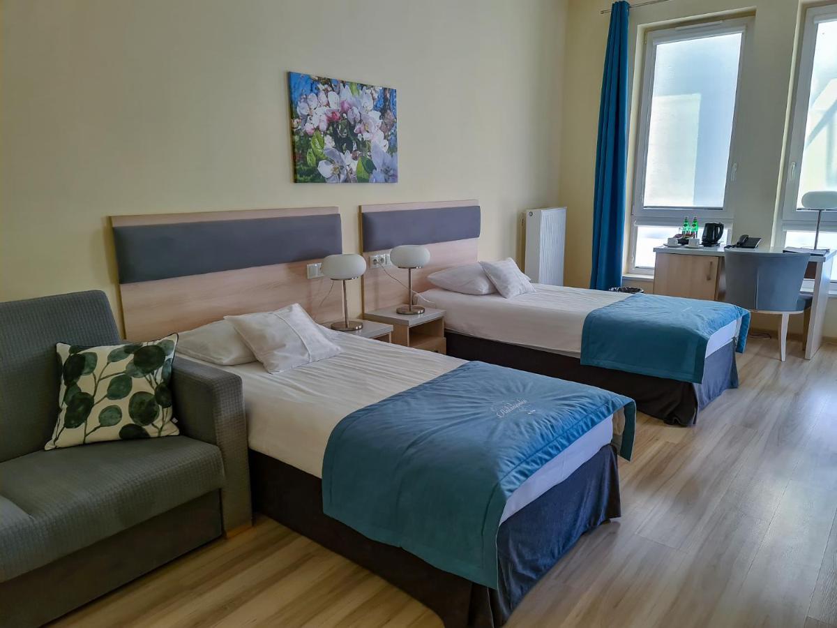 Antoninska Hotel & Apartamenty Leszno  Dış mekan fotoğraf