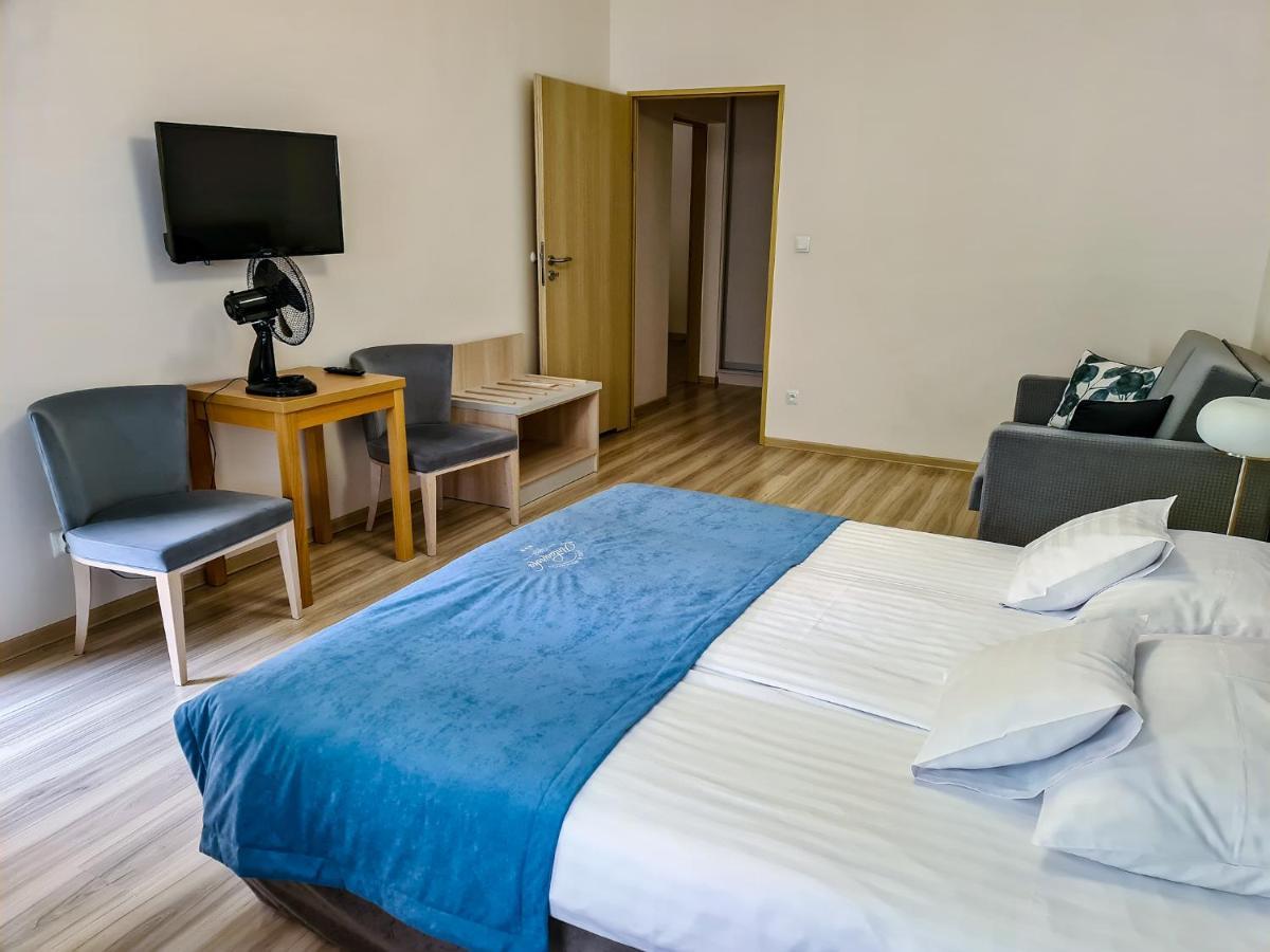 Antoninska Hotel & Apartamenty Leszno  Dış mekan fotoğraf
