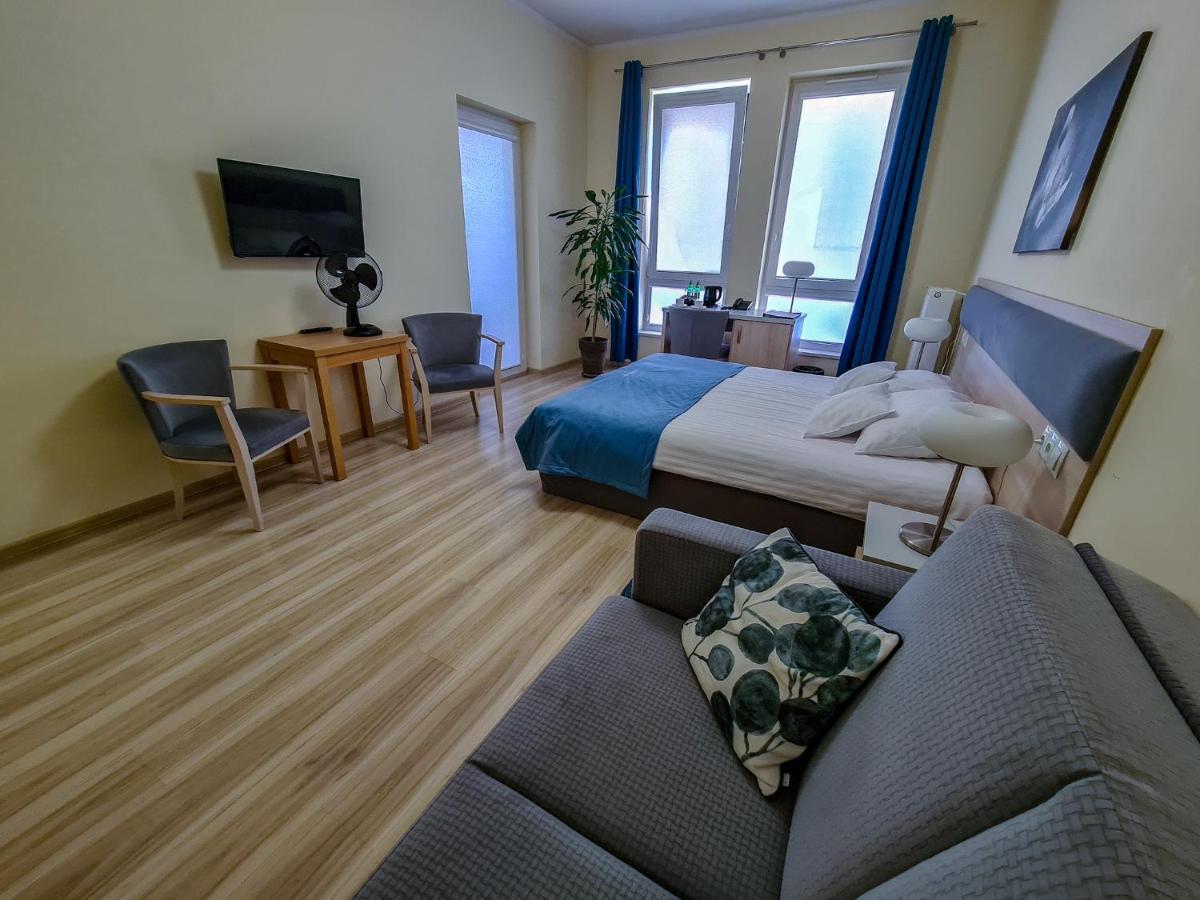 Antoninska Hotel & Apartamenty Leszno  Dış mekan fotoğraf