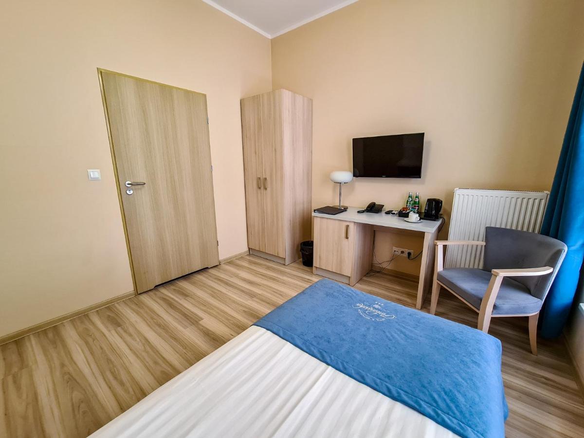 Antoninska Hotel & Apartamenty Leszno  Dış mekan fotoğraf