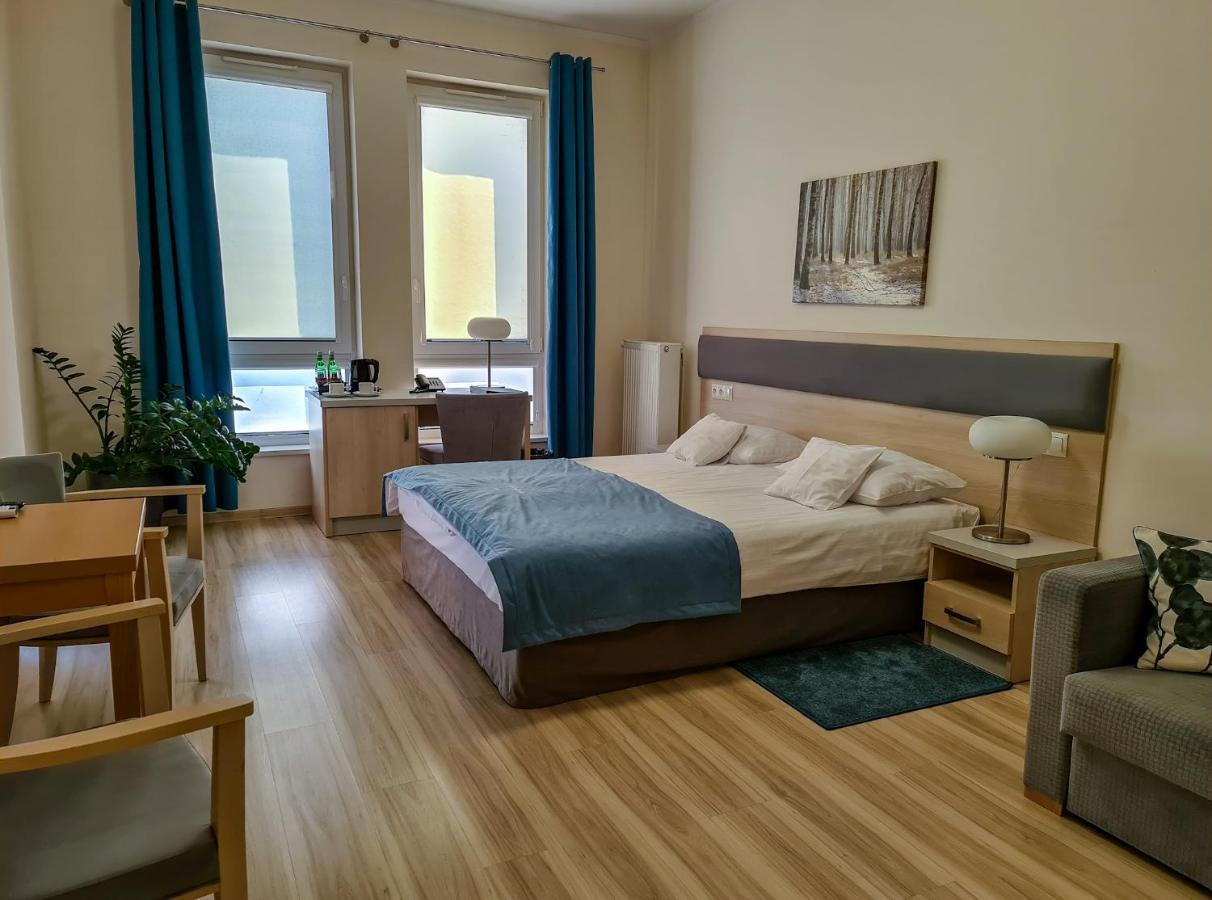 Antoninska Hotel & Apartamenty Leszno  Dış mekan fotoğraf