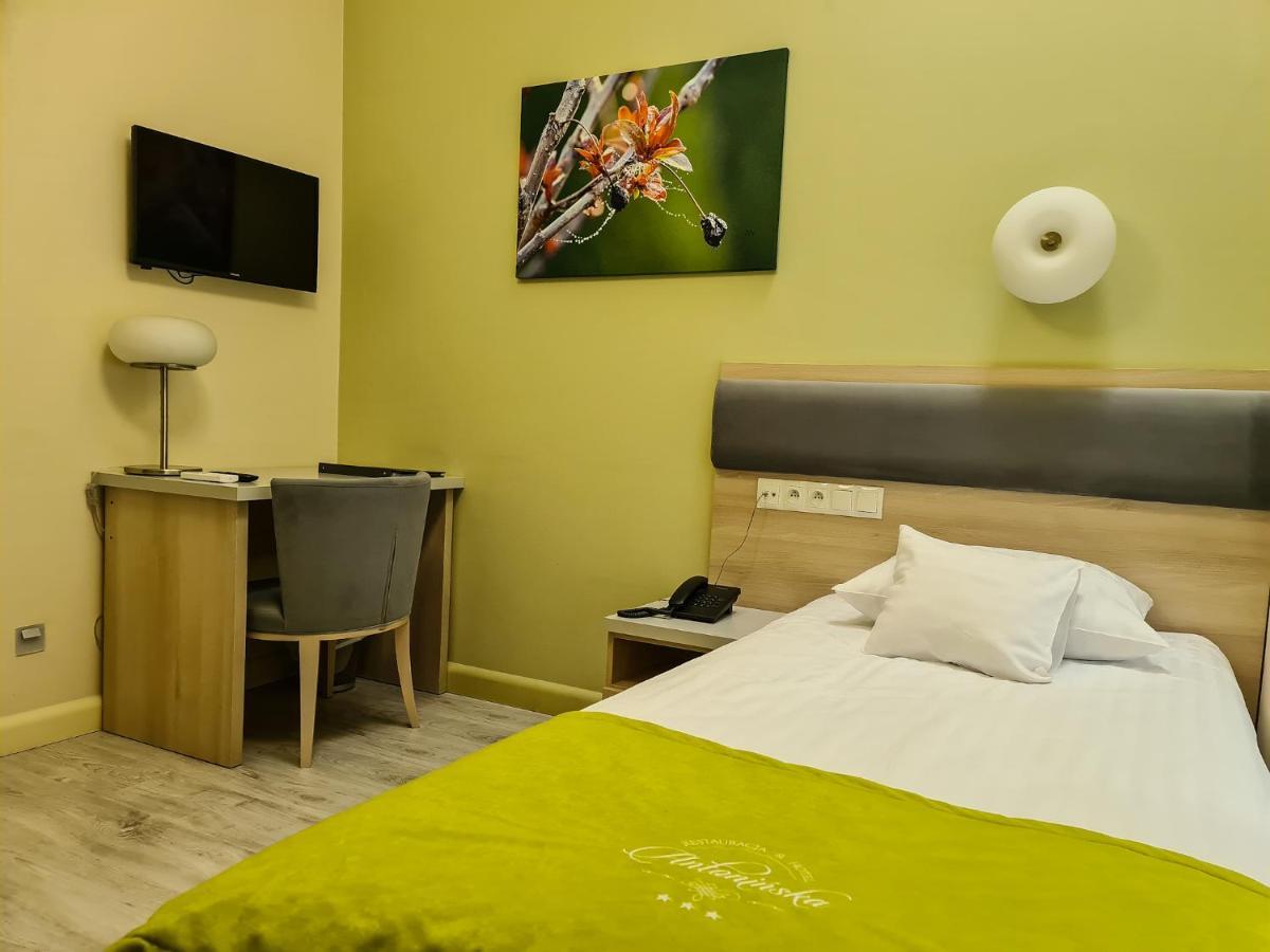 Antoninska Hotel & Apartamenty Leszno  Dış mekan fotoğraf