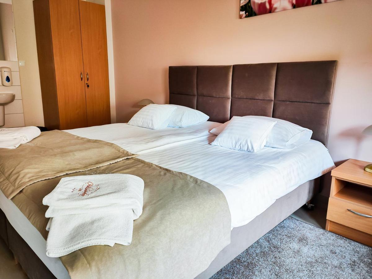 Antoninska Hotel & Apartamenty Leszno  Dış mekan fotoğraf