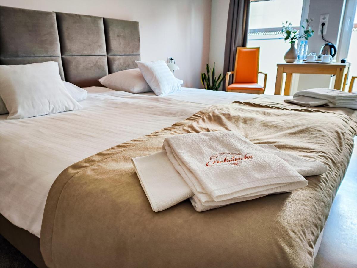 Antoninska Hotel & Apartamenty Leszno  Dış mekan fotoğraf