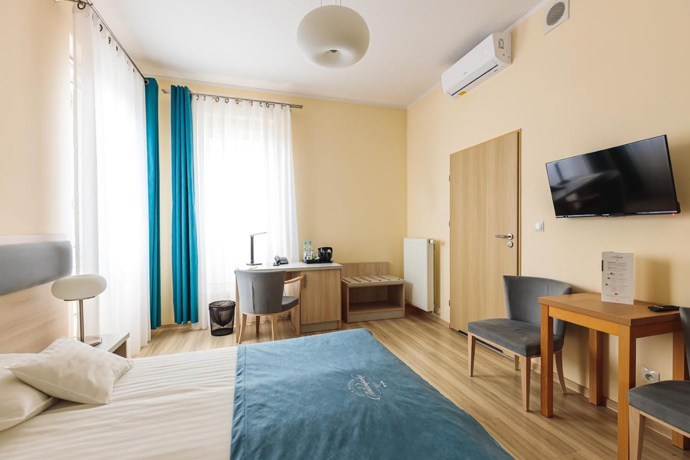 Antoninska Hotel & Apartamenty Leszno  Dış mekan fotoğraf