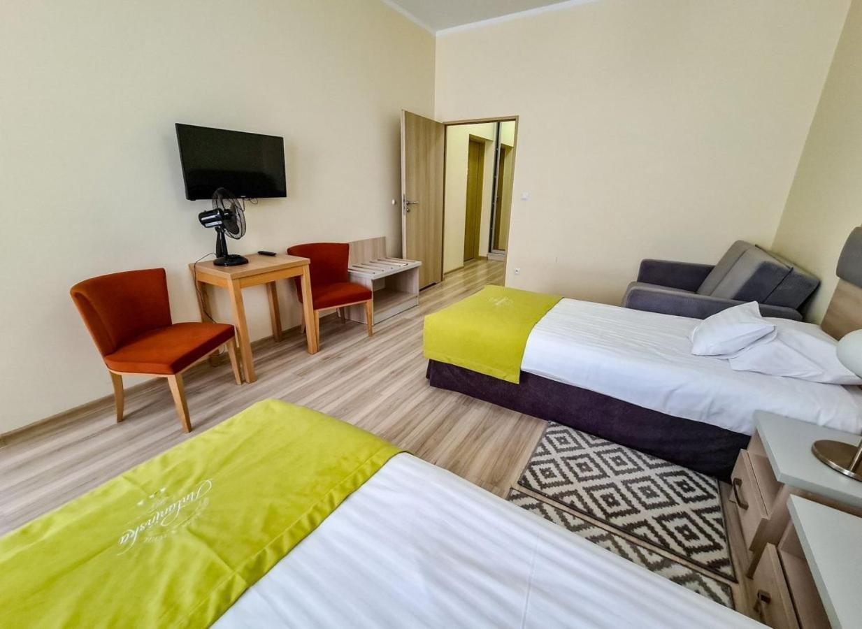 Antoninska Hotel & Apartamenty Leszno  Dış mekan fotoğraf