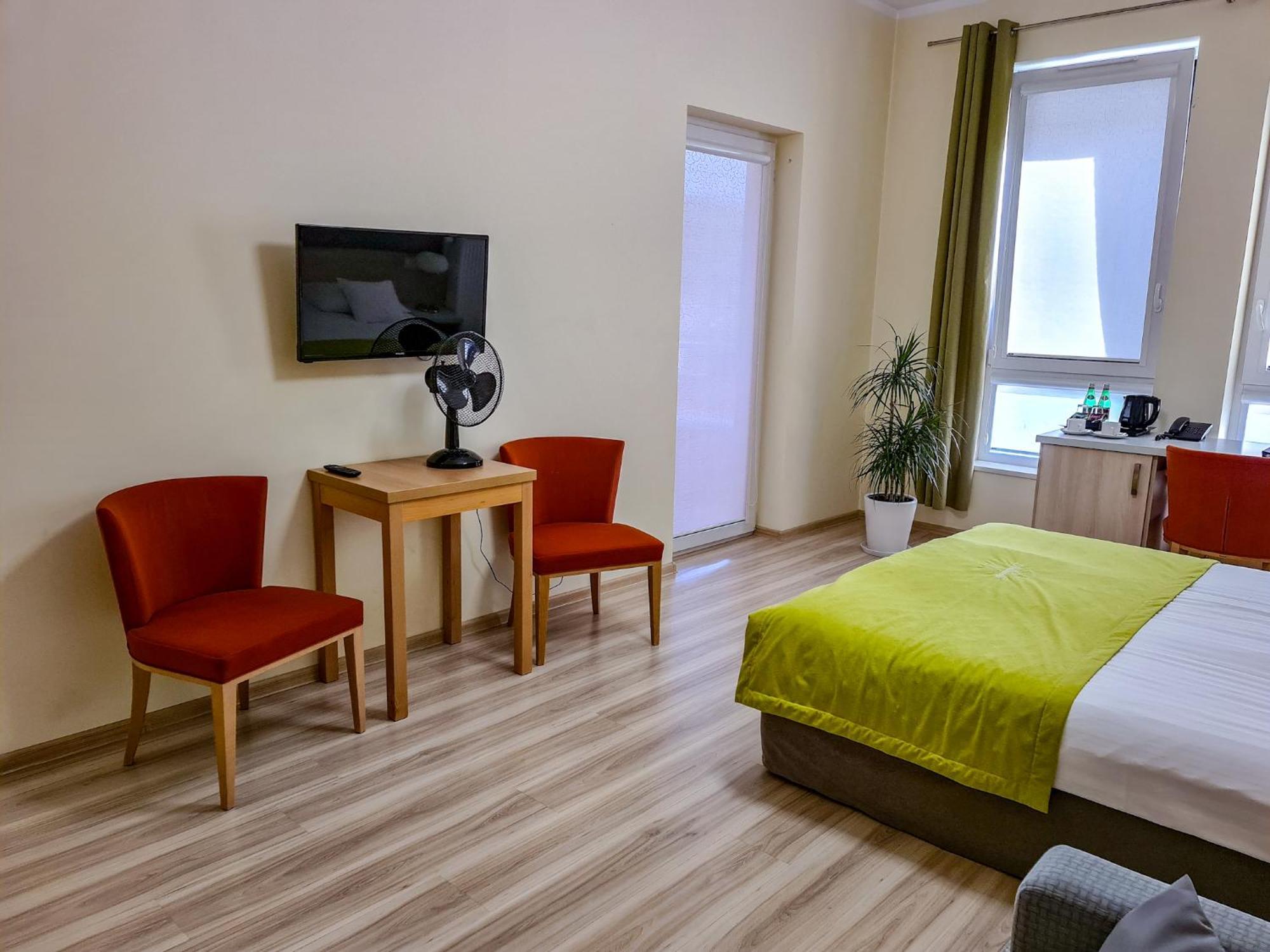 Antoninska Hotel & Apartamenty Leszno  Dış mekan fotoğraf